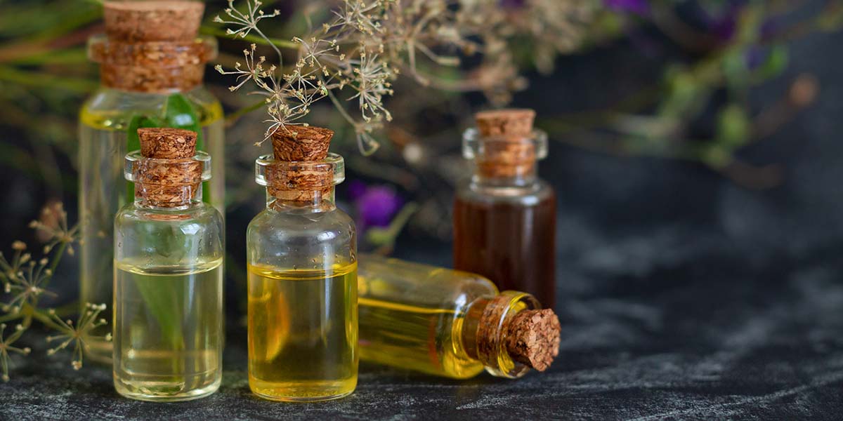 Florais ou Óleos Essenciais? Qual escolher? Florais ou Óleos Essenciais? Qual escolher?